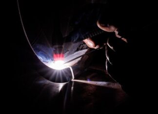 Ile się bierze za spawanie tłumika?