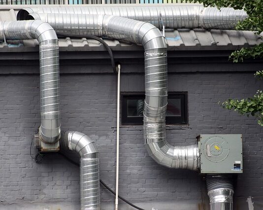 Czy można mieć wydech na masce?