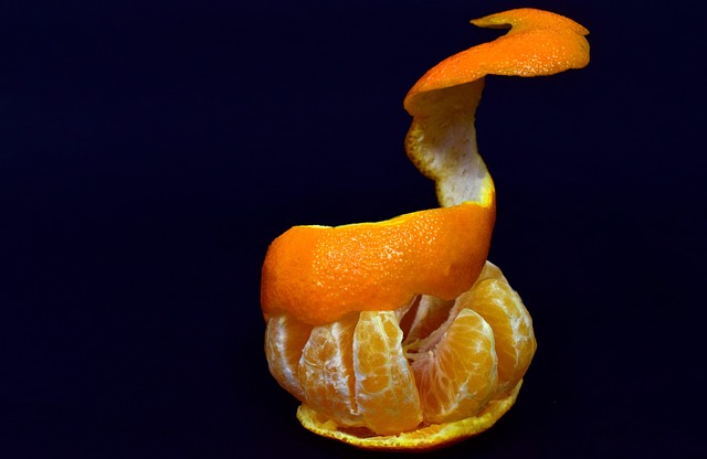 Jak zdjąć gałkę zmiany biegów Mercedes w204? Jak zdjąć gałkę zmiany biegów Mercedes w204?