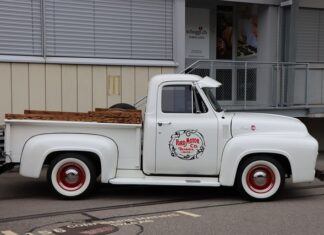 Ile bierze laweta za kilometr?