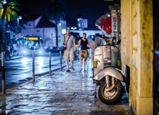 Co lepsze skuter czy motocykl?